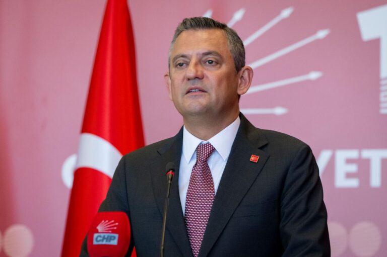 ozgur ozel4